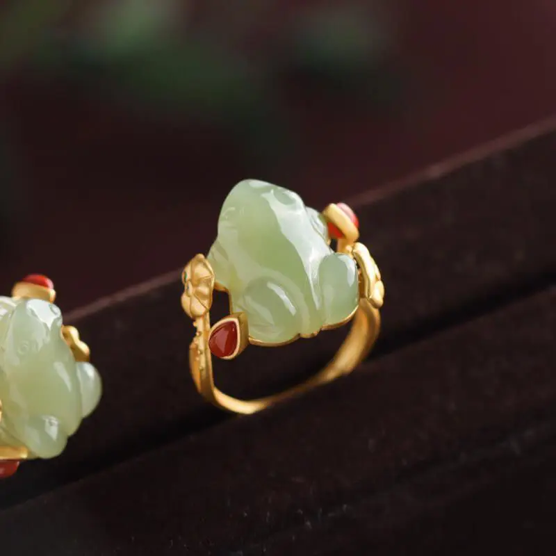 Event Suppliers - Pierścionki z zielonego jadeitu żaba Charms